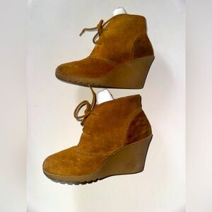 Girls wedge bootie size 5.5
